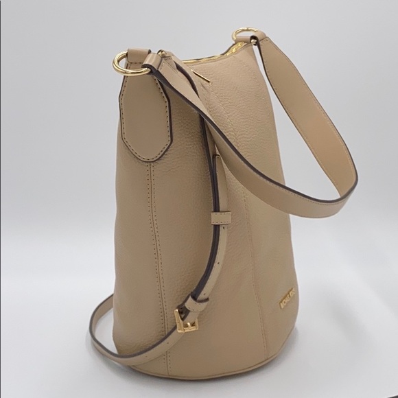 MICHAEL KORS BROOKE MEDIUM BUCKET MESSENGER - Picture 5 of 16
